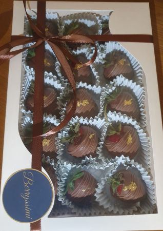 "All Black" – Căpșuni în ciocolată [2]