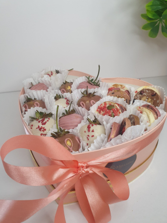 "Pink Heart" – Căpșuni în ciocolată [1]