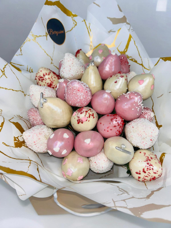 Blush Elegance – Buchet de Căpșuni în Ciocolată [1]