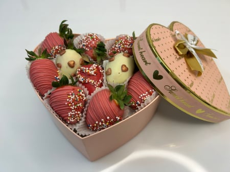 Buchete de Capsuni in Ciocolata - "Pink Love" – Căpșuni în ciocolată