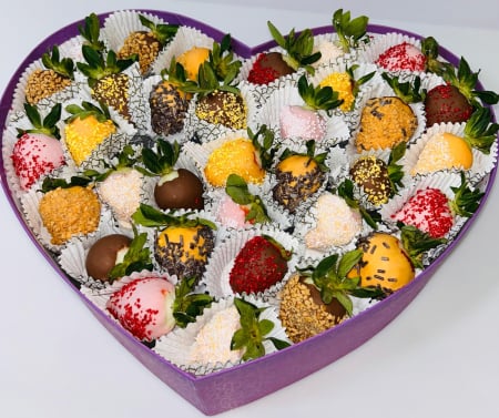 Buchete de Capsuni in Ciocolata - HEART OF COLORS