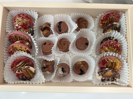 Capsuni in Ciocolata - "Colecția Regală" – Bijuterii din ciocolată