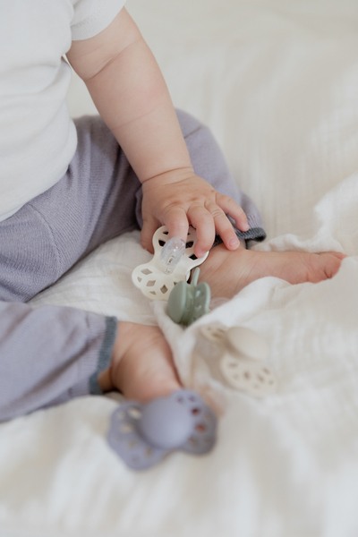 BIBS - Set 2 suzete Infinity Silicon, tetina anatomica, 0 luni +-Fossil Grey/Mauve [4]