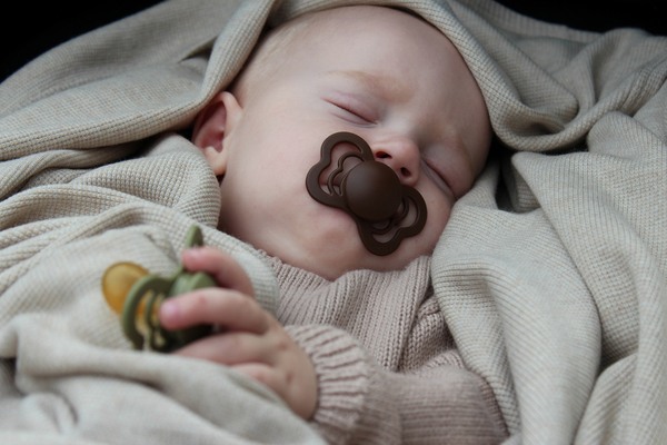 BIBS - Suzeta Couture Latex, tetina anatomica, 6 luni +-Ivory [2]