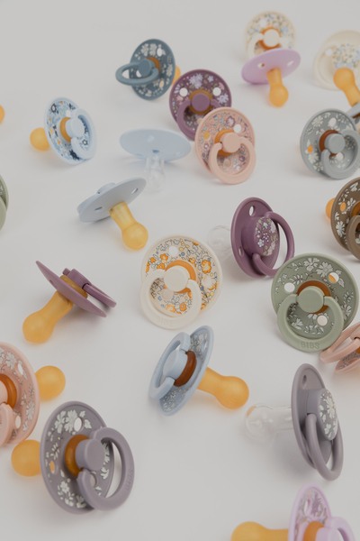 BIBS x LIBERTY - Set 2 suzete Colour Chamomile Lawn Latex, tetina rotunda, 6 luni+-Baby Blue/Steel Blue [4]