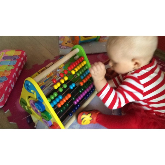 Centru de activitati - litere si imagini in romana [9]