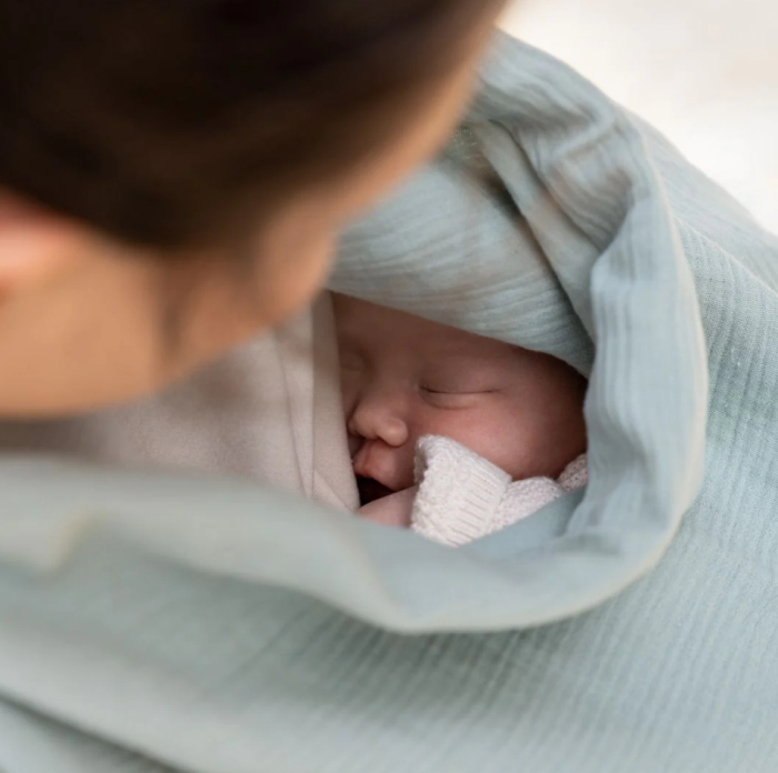 Doomoo - Esarfa pentru alaptat multifunctionala din bumbac organic Momâ€™n Play Green [6]