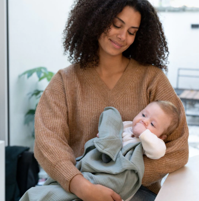 Doomoo - Esarfa pentru alaptat multifunctionala din bumbac organic Momâ€™n Play Green [5]