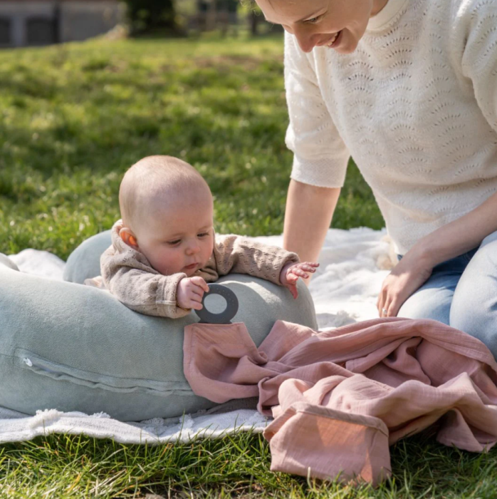 Doomoo - Esarfa pentru alaptat multifunctionala din bumbac organic Momâ€™n Play Pink [7]