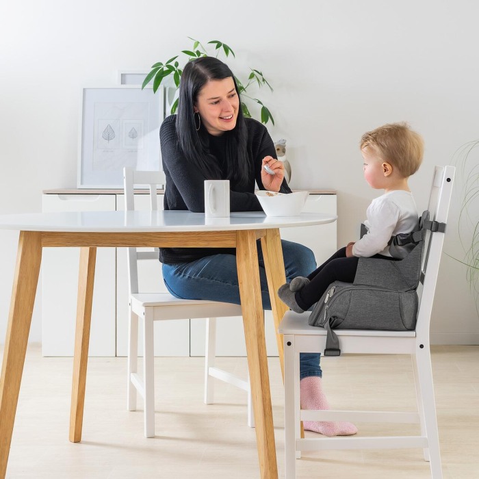 Inaltator de scaun pentru bebelusi 6-36 luni, transportabil, din plastic reciclat, Reer Growing Booster Seat 85041 [6]