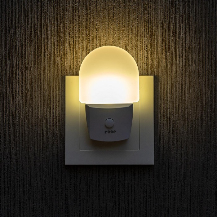 Lampa de veghe pentru priza, cu comutator, 0+ luni, Reer NightGuide 52390 [4]