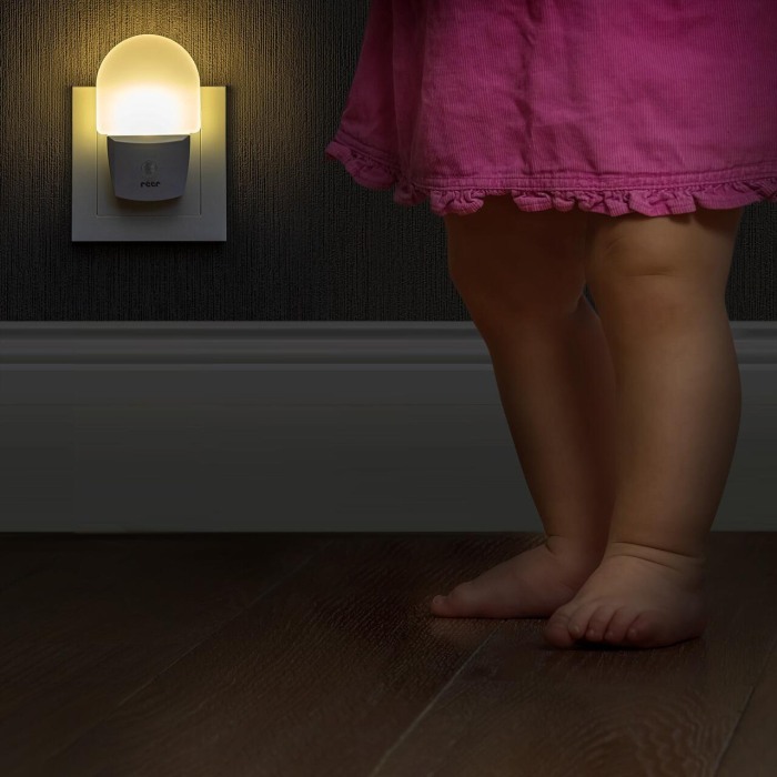 Lampa de veghe pentru priza, cu senzor de noapte sau zi, 0+ luni, Reer NightGuide 52380 [7]