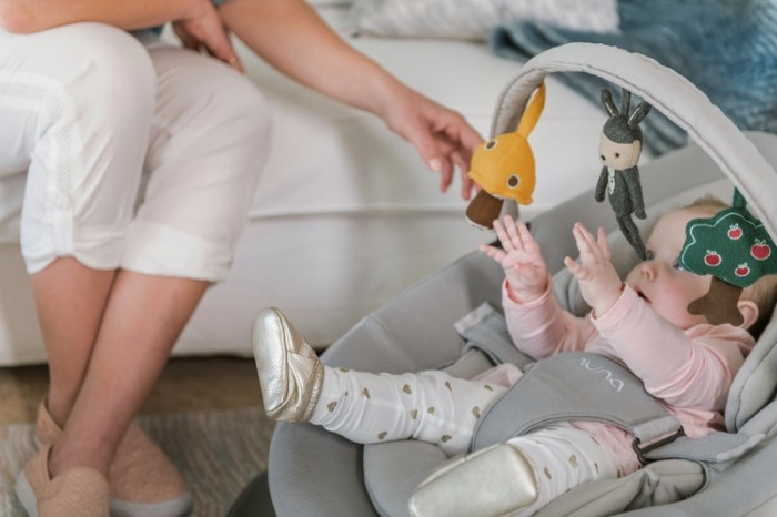 Nuna - Sezlong Leaf Grow Granite cu bara de jucarii inclusa [2]