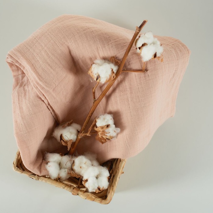 ONINO - Muselina multifunctionala din bumbac 100% organic, HUG.me, Sandy Rose, x1 bucata, 120 x 120 cm, certificata GOTS [4]