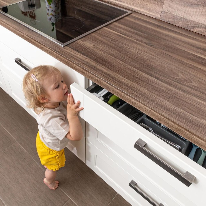 Set sigurante pentru sertare de tacamuri, 2 bucati, albe, montare cu adeziv sau surub, Reer 71090 [15]