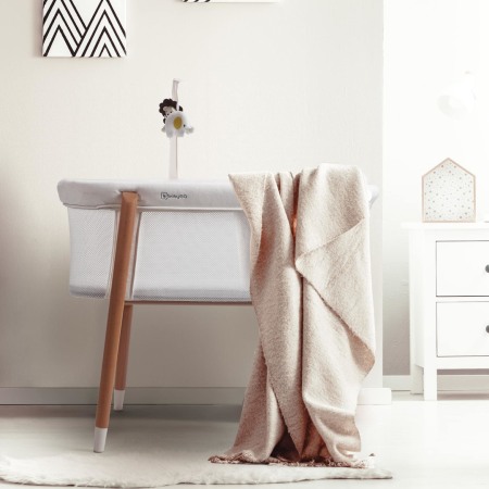 BabyGo - Patut cu cadru din Lemn si Bara de Jucarii Sleepgood Mesh [4]