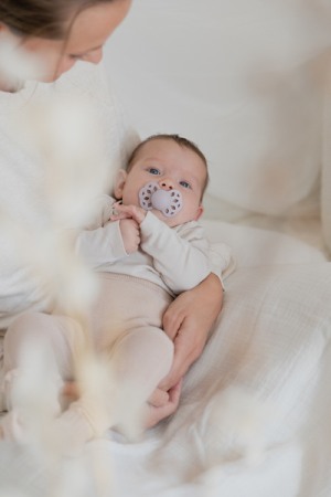 BIBS - Set 2 suzete Infinity Silicon, tetina simetrica, 6 luni +-Ivory/Sage [3]