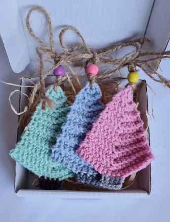 Decoratiuni - Decoratiune crosetata Braduti - Maimuteria Tiarra  Pastel 2