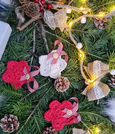 Decoratiuni - Decoratiune crosetata Floare - Maimuteria Tiarra  (48032) Crem