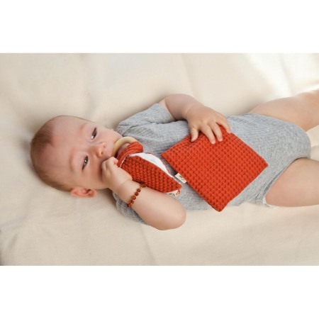 Jucarie organica cu inel de prindere din lemn si urechi din material textil, caramiziu, Gruenspecht 696-V2 [4]