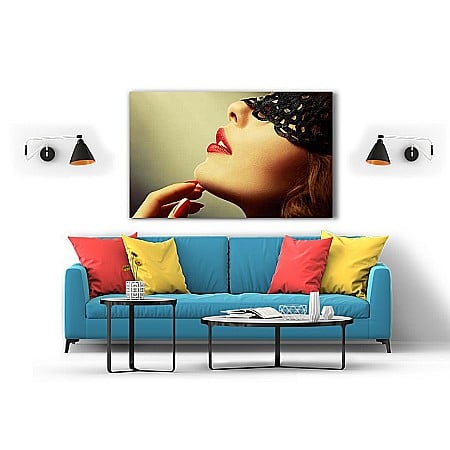 Tablou canvas doamna cu ruj rosu [1]