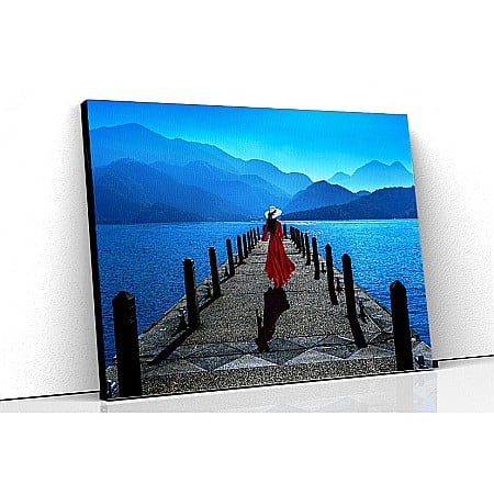 Tablouri canvas abstract - Tablou canvas domana in rosu pe ponton
