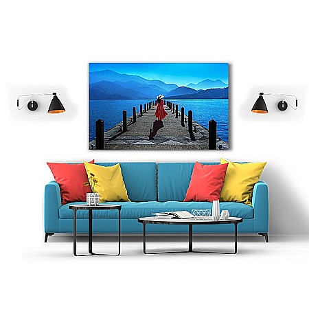 Tablou canvas domana in rosu pe ponton [1]