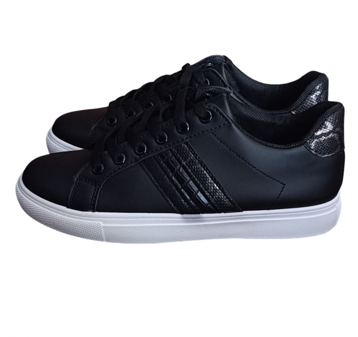 Adidasi Dama marimea 38 [1]