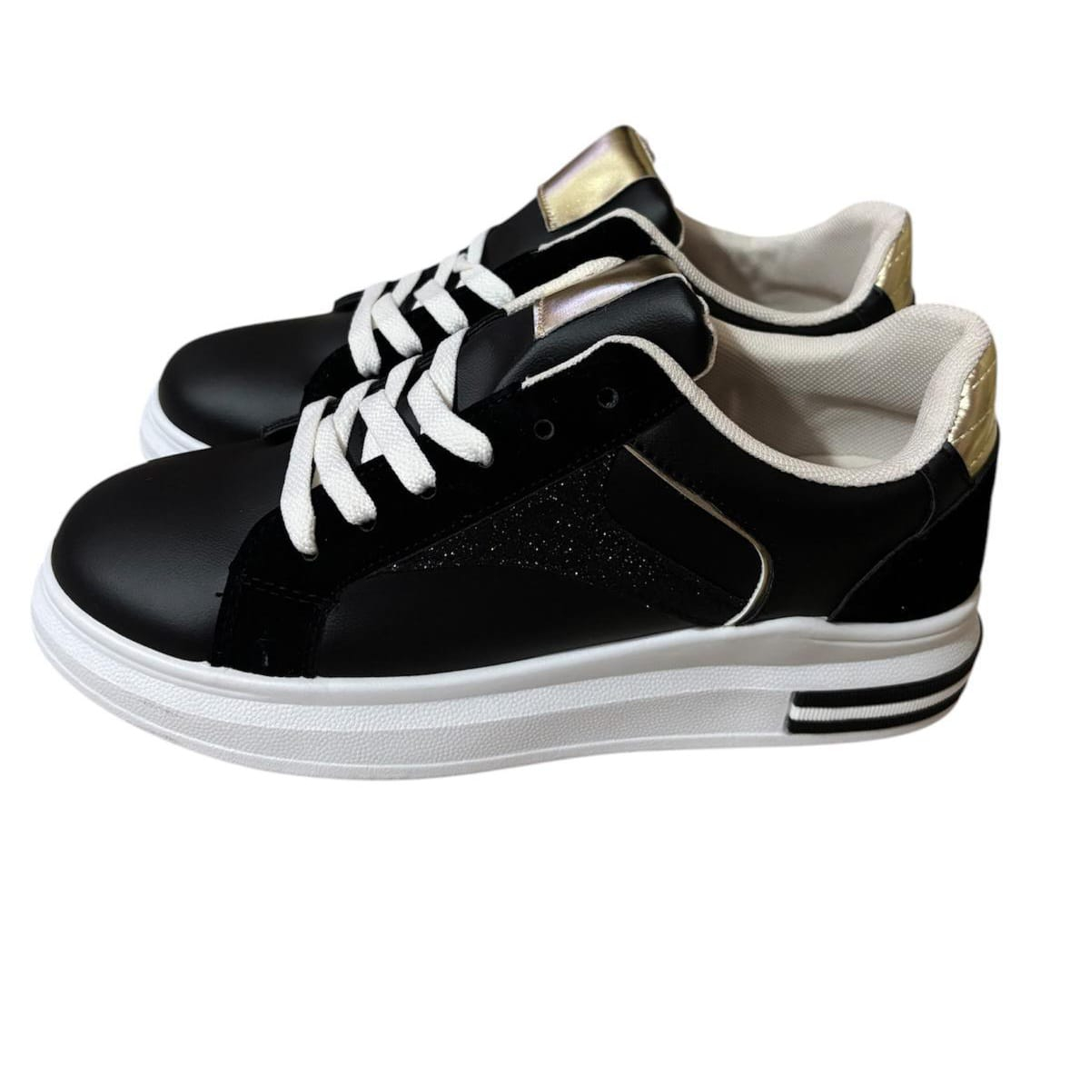 Adidasi Dama marimea 39 [1]