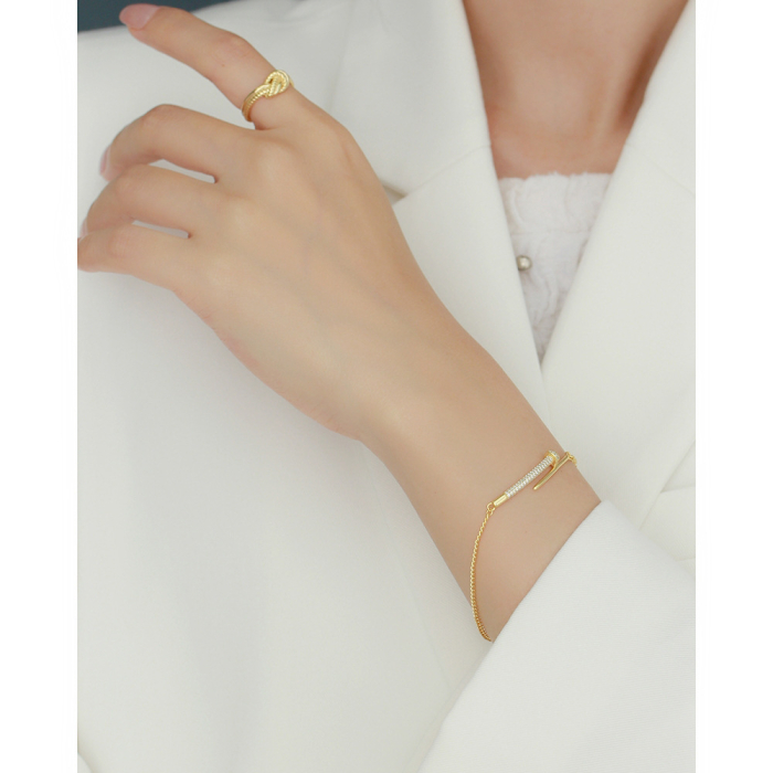 Bijuterie din Argint 925 „Urban Nail” – Design Avangardist și Strălucire Statement [2]