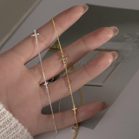 Bratara argint 925 dama - Bijuterie din Argint 925 Aurit „Multi-Faith” – Eleganță Minimalistă cu Mini-Crucițe