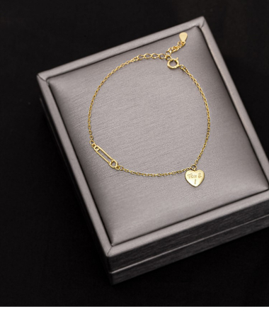 Brățară Argint 925 Placată cu Aur – Inimă Gravată „You & I” și Detaliu Safety Pin [2]