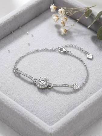 Bratara argint 925 dama - Brățară din Argint 925 cu Cristal Central Solitaire, Halo și Elemente Inimă – Lux și Strălucire Magnifică