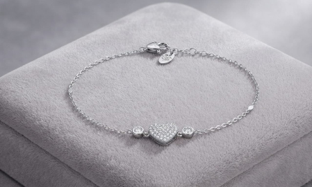 Bratara argint 925 dama - Brățară din Argint 925 cu Inimă Pavé și Două Cristale Zirconiu - Placată cu Rodiu, 2.4g, 17+3 cm
