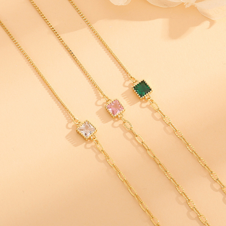 Bratara argint 925 dama - Bratară din Argint 925 Placată cu Aur și Cristal Pătrat – Eleganță și Strălucire Geometrică alb