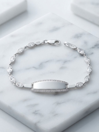 OUTLET - Brățară Personalizabilă din Argint 925 pentru Copii – Eleganță cu Pietre Zirconia și Plăcuță pentru Gravură