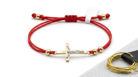 Bijuterii barbati - Brățară Reglabilă cu Șnur Roșu și Crucifix din Aur Bicolor 14K