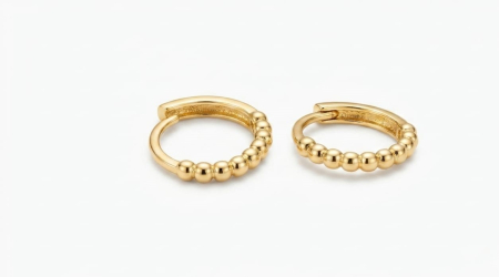 Cercei aur 14k copii - Cercei Aur 14K Beaded Huggie – Design cu Bile – Eleganță Texturată