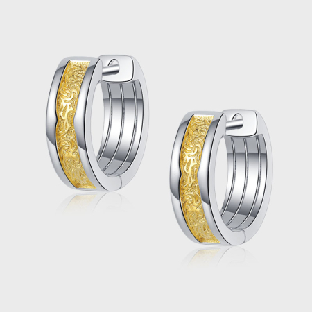 Cercei argint - Cercei Creole din Argint 925 Bicolor – Model Huggie Lat cu Gravură Barocă Aurită