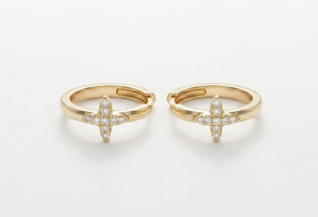 Cercei aur 14k - Cercei Creole din Aur Galben 14K cu Element Central Cruce Geometrică și Zirconii – 18mm, 2.35g