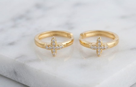 Cercei aur 14k - Cercei Creole din Aur Galben 14K cu Element Floare în Pavaj – 18mm (2.37g)