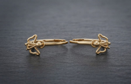 Cercei aur 14k copii - Cercei Creole Huggie din Aur Galben 14K Pavate cu Cristale – Versiunea Compactă