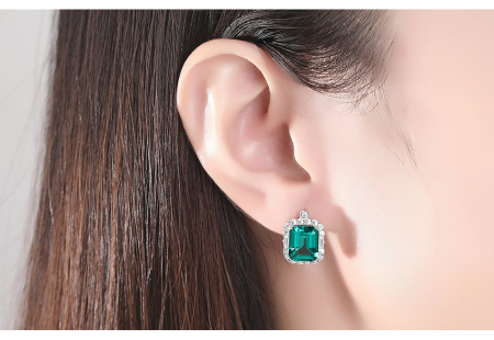 Cercei argint - Cercei din Argint 925 – Model Regal Emerald-Cut cu Zirconiu Verde și Inimioară Ascunsă