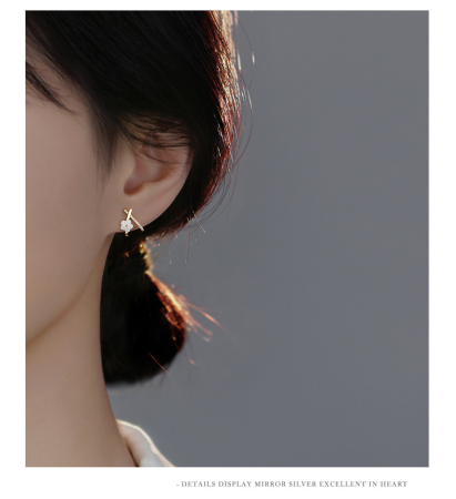 Cercei argint - Cercei din Argint 925 Rodiat – Model Geometric "X Flower" cu Zirconiu