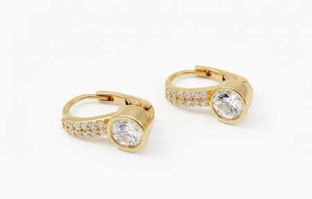 Cercei aur 14k - Cercei din Aur Galben 14K cu Piatră Centrală Rotundă și Pavaj Dublu de Cristale – 2.76 gr, 18 mm