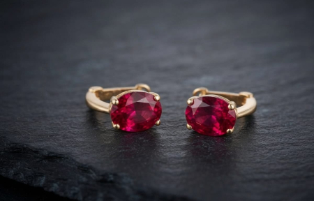Cercei aur 14k - Cercei din Aur Galben 14K cu Rubin Oval Natural și Închizătoare Sigură, 16 mm – 2.9 g