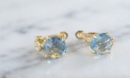 Cercei aur 14k - Cercei din Aur Galben 14K cu Topaz Albastru Rotund și Închizătoare Sigură – 3.22 g