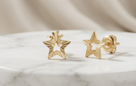 Cercei aur 14k surub - Cercei din Aur Galben 14K – Stea Decupată cu Textură Diamantată – 1.12 g