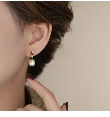 Cercei Eleganți din Argint 925 Placat cu Aur – Royal Ruby & Pearl Drops [1]