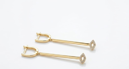 Cercei aur 14k - Cercei Lungi din Aur Galben 14K cu Bară Geometrică și Romb Pavat cu Zirconiu, 5 cm
